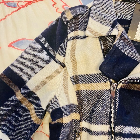 💙💛🤍 NWT STOOSH PLAID JACKET 💙💛🤍 - Picture 3 of 8